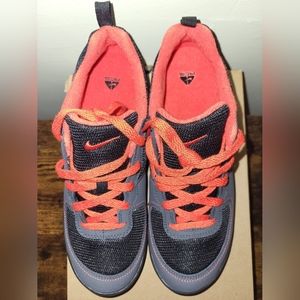 Nike ACG Takos low Mens size 8.5 Brand New